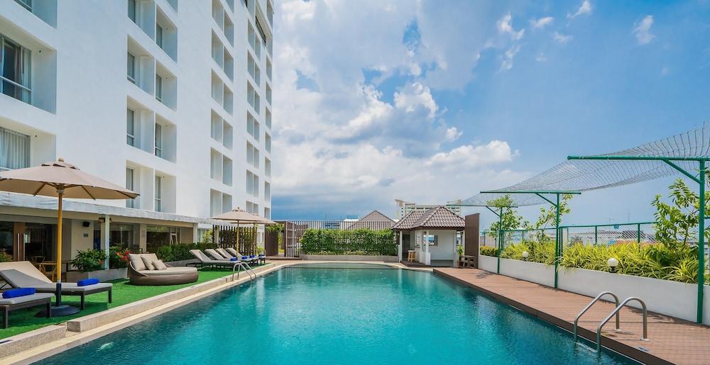 Rattanachol Hotel Чонбури Екстериор снимка