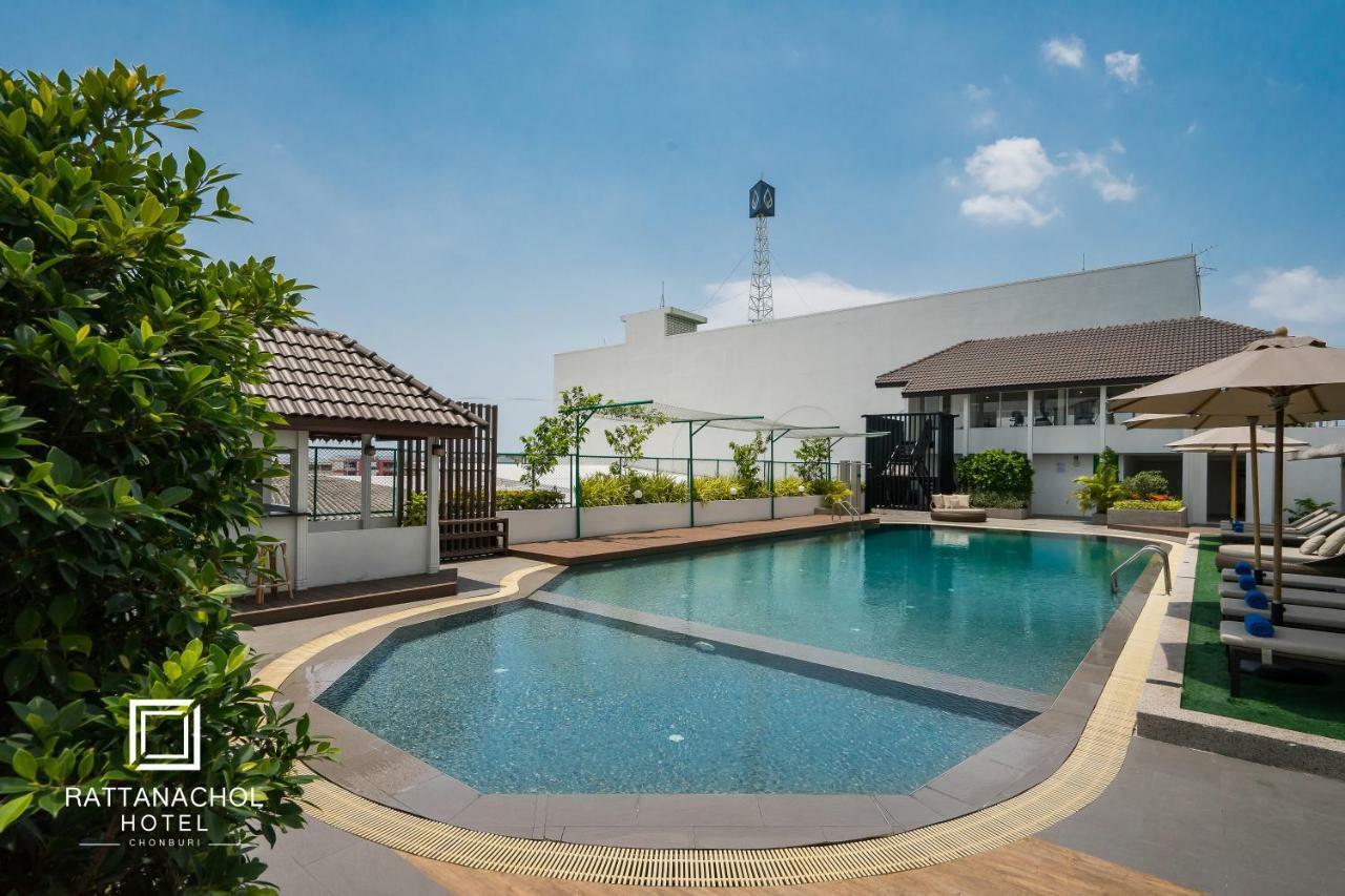 Rattanachol Hotel Чонбури Екстериор снимка