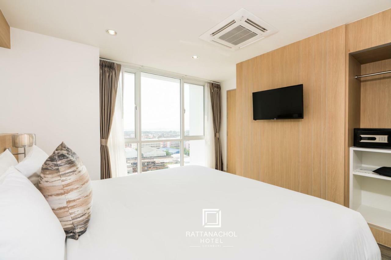 Rattanachol Hotel Чонбури Екстериор снимка