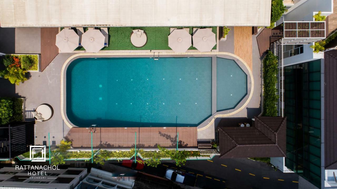 Rattanachol Hotel Чонбури Екстериор снимка