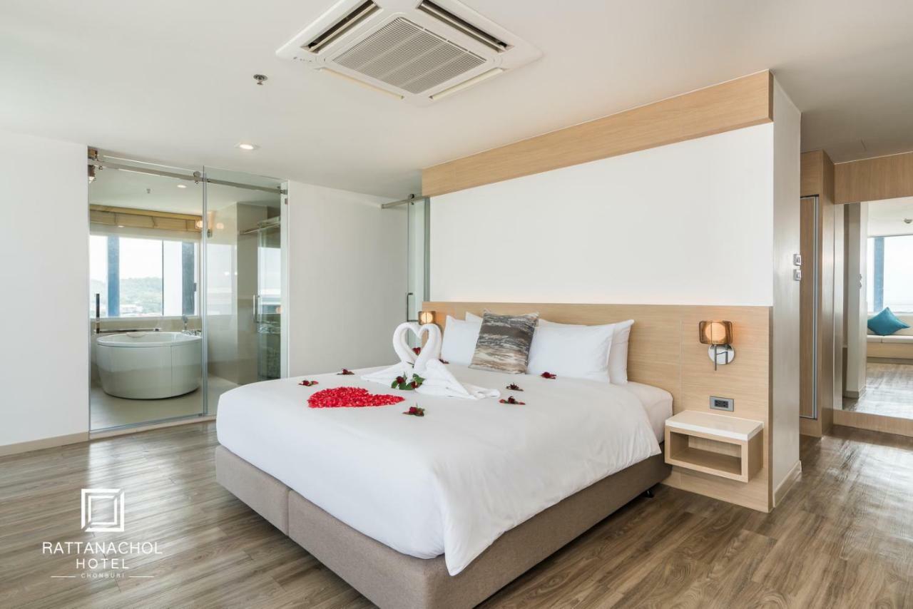 Rattanachol Hotel Чонбури Екстериор снимка