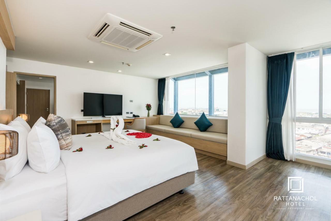 Rattanachol Hotel Чонбури Екстериор снимка