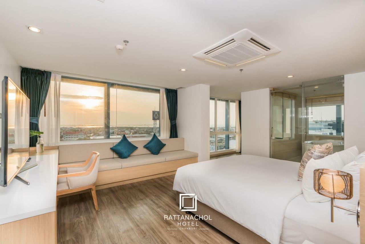 Rattanachol Hotel Чонбури Екстериор снимка