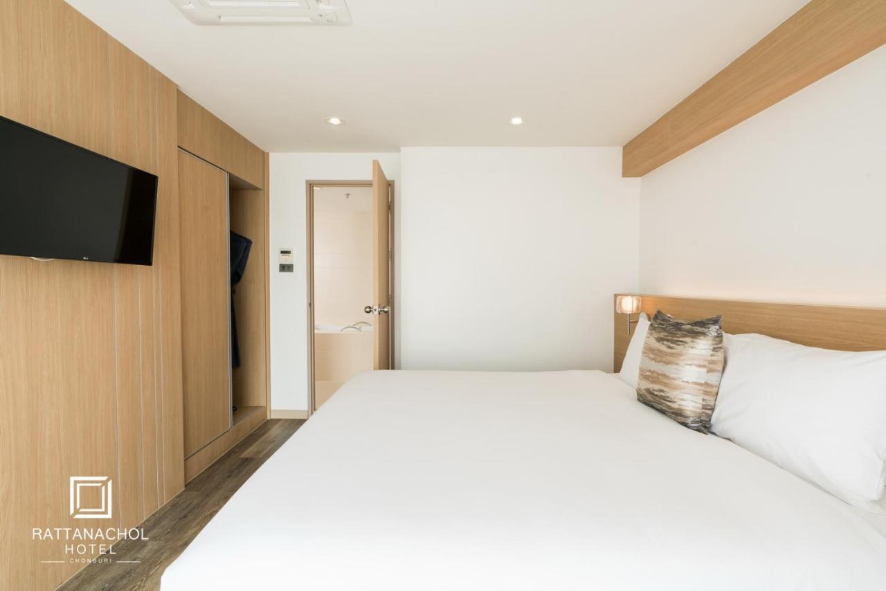 Rattanachol Hotel Чонбури Екстериор снимка