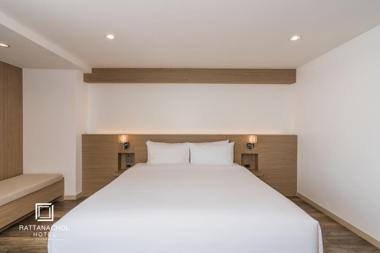 Rattanachol Hotel Чонбури Екстериор снимка
